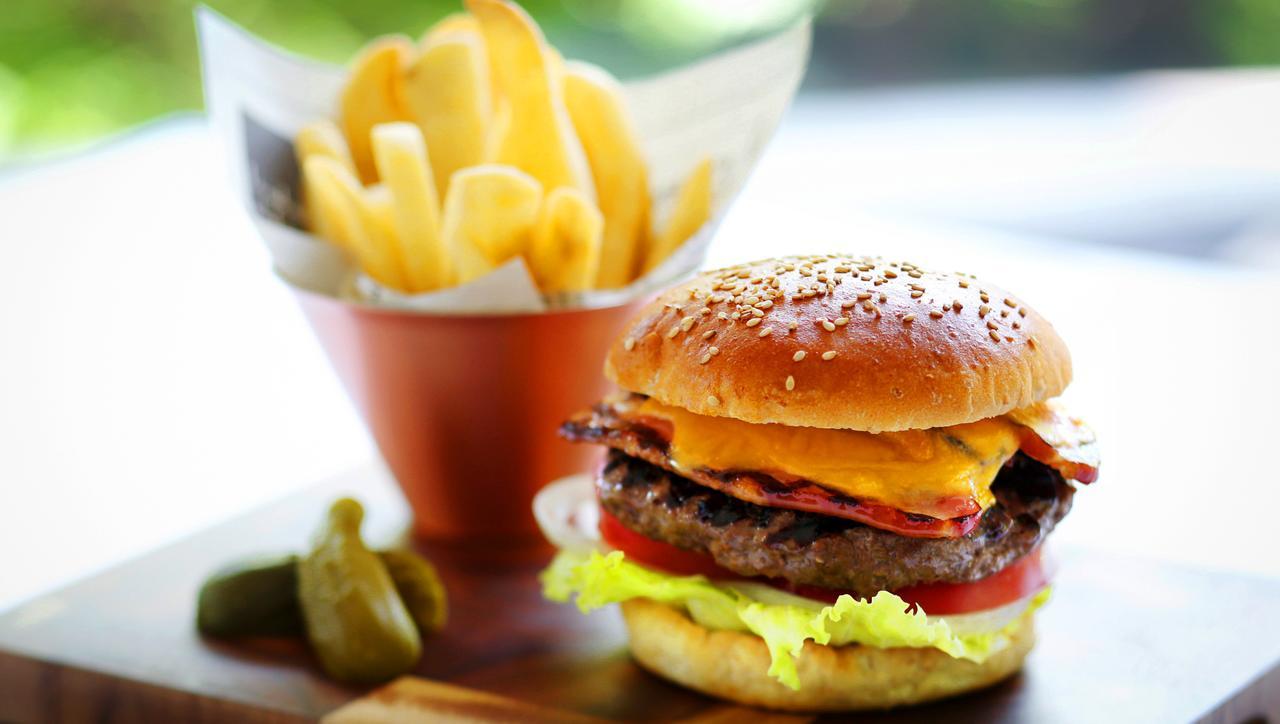 Nanki-Shirahama Marriott Hotel Ngoại thất bức ảnh A cheeseburger with chips